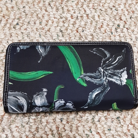 Braccialini Zip Around Jennifer Wallet - Picture 8 of 8